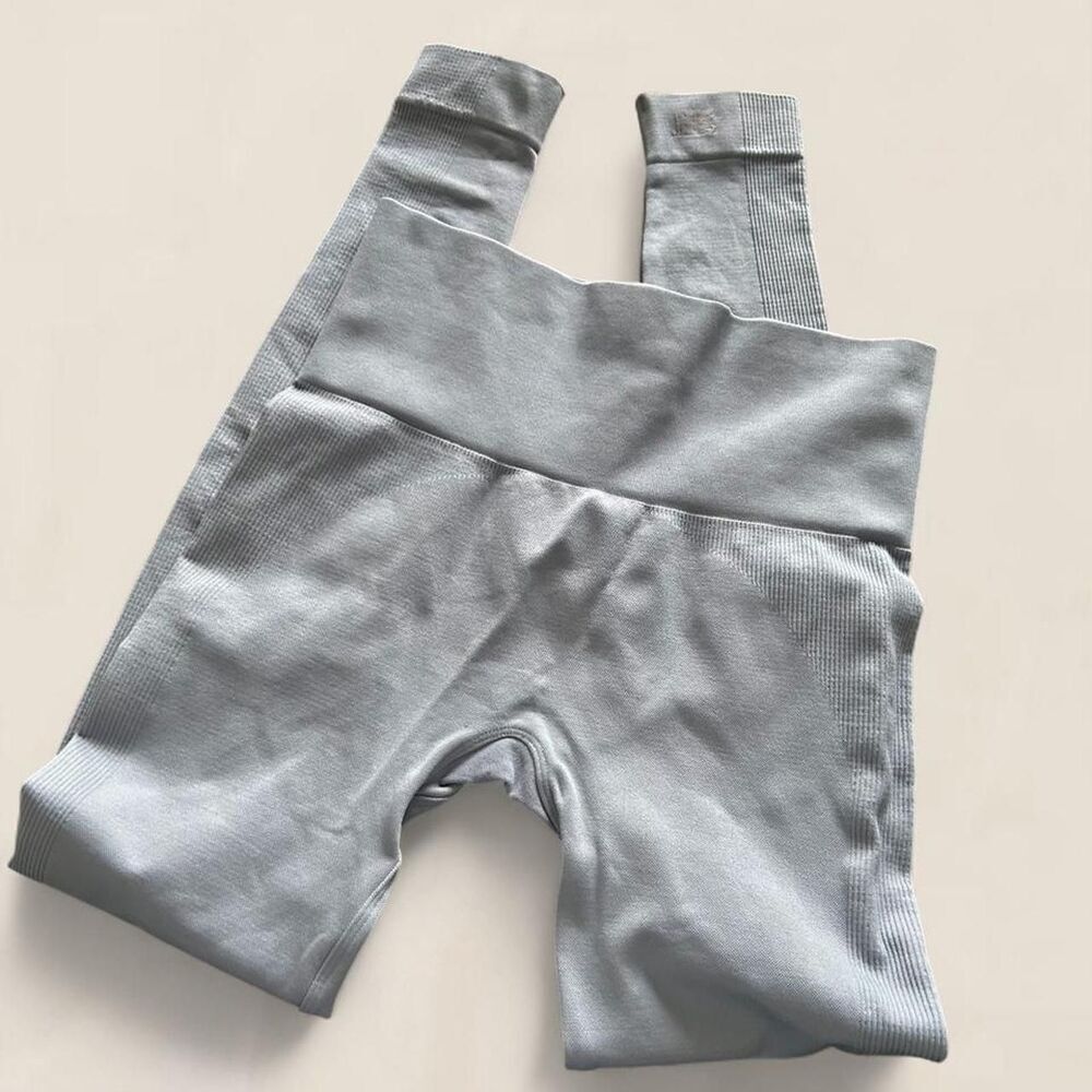 SET Active pastel baby blue ribbed seamless leggings size small